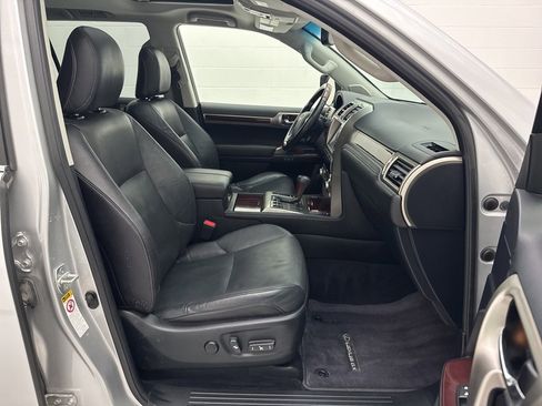 Used 2016 Lexus GX 460 image 48