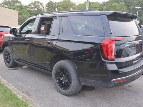 Used 2023 GMC Yukon AT4 w/ AT4 Premium Package AWD/4WD image 3