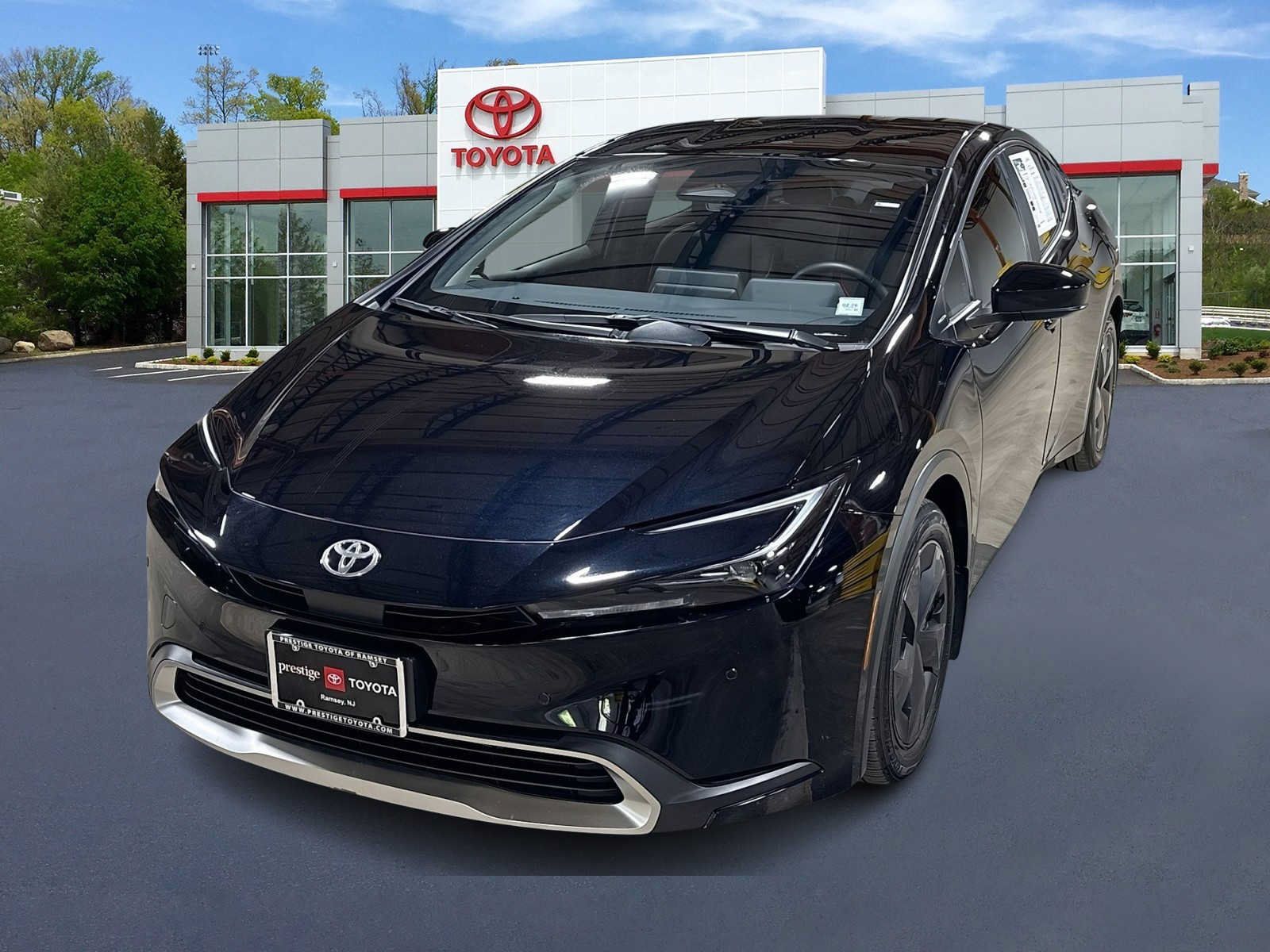 Used 2024 Toyota Prius Prime FWD image 1