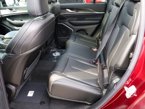 New 2026 Jeep Grand Cherokee Limited image 15