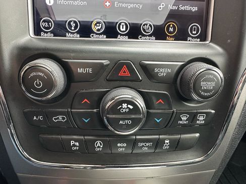 Used 2018 Jeep Grand Cherokee Altitude image 17