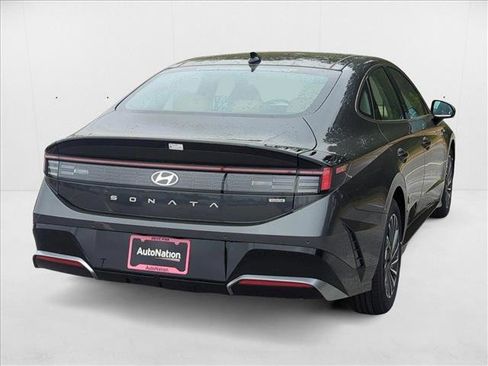 New 2025 Hyundai Sonata Limited image 2