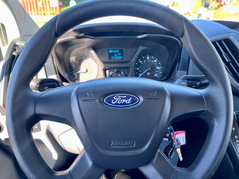 Used 2018 Ford Transit 250 138 RWD image 12