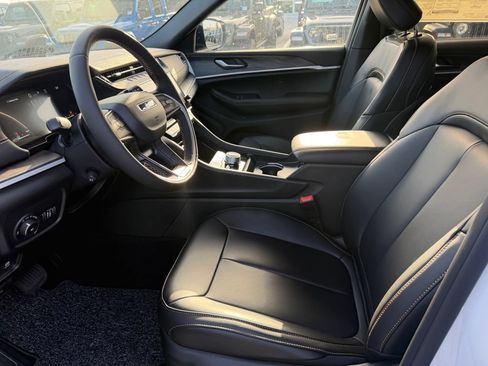 New 2026 Jeep Grand Cherokee Limited AWD/4WD image 11