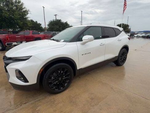 Used 2022 Chevrolet Blazer Premier w/ Enhanced Convenience Package FWD image 4
