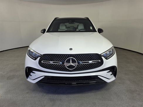 New 2026 Mercedes-Benz GLC 300 image 2
