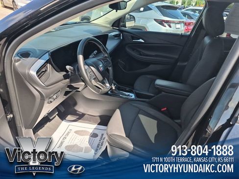 Used 2024 Buick Encore GX Preferred w/ Comfort Package AWD/4WD image 9