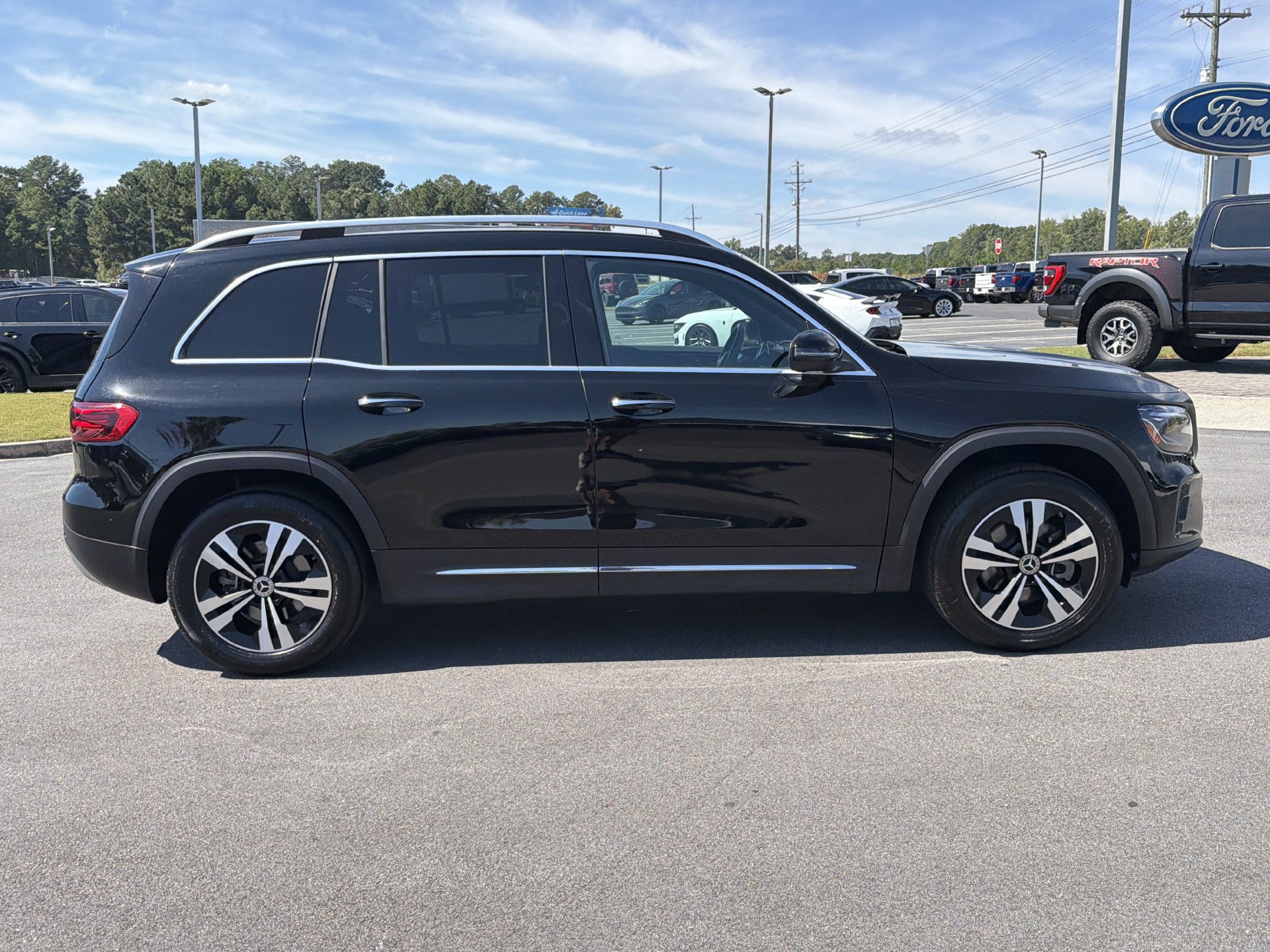 Used 2025 Mercedes-Benz GLB 250 image 31