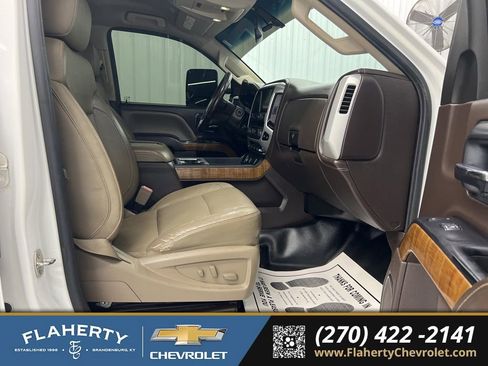 Used 2015 GMC Sierra 2500 SLT w/ Suspension Package, Off-Road image 15