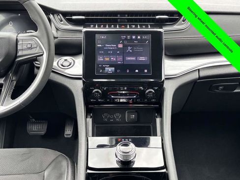 Used 2023 Jeep Grand Cherokee Altitude AWD/4WD image 28