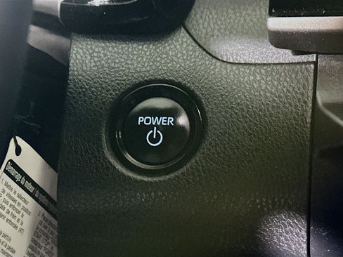 Used 2025 Toyota Camry SE w/ Convenience Package FWD image 20