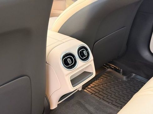 New 2026 Mercedes-Benz C 300 4MATIC Sedan image 20