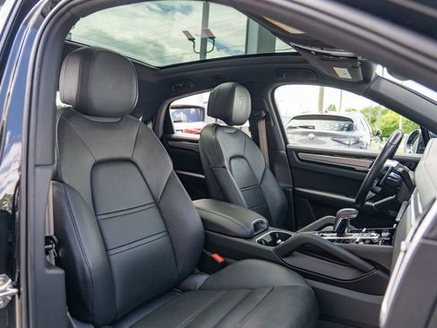 Used 2023 Porsche Cayenne S image 20
