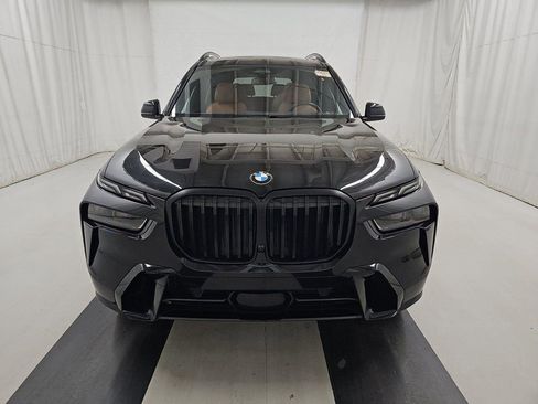Used 2024 BMW X7 xDrive40i w/ M Sport Package image 3