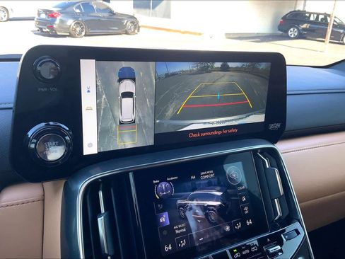 Used 2024 Lexus LX 600 4WD w/ Luxury Package image 28