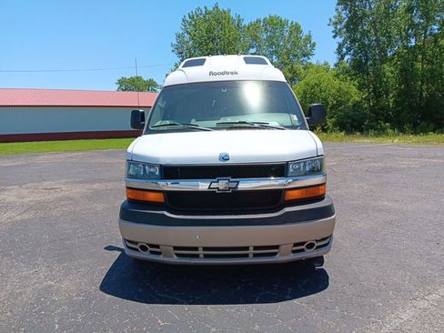 Used 2004 Chevrolet Express 3500 Extended RWD image 12