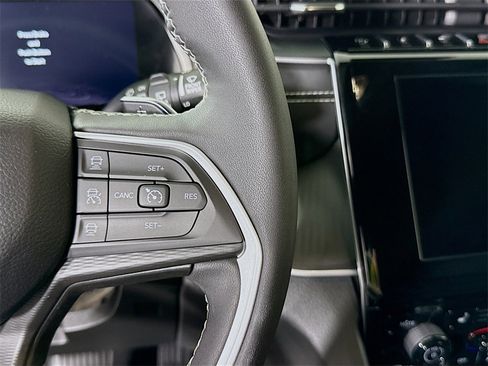 Used 2023 Jeep Grand Cherokee Altitude image 21