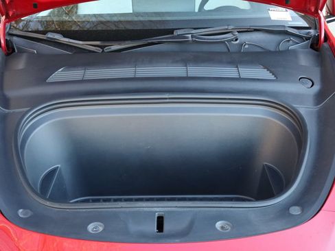 Used 2023 Tesla Model Y Performance image 12