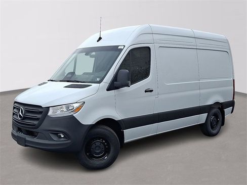 Used 2025 Mercedes-Benz Sprinter 2500 image 1