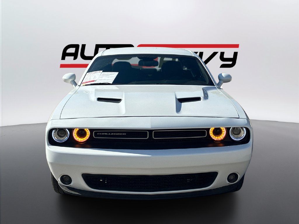 Used 2021 Dodge Challenger SXT w/ Driver Convenience Group RWD image 2
