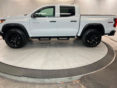 Used 2023 Chevrolet Colorado Trail Boss w/ Technology Package AWD/4WD image 2