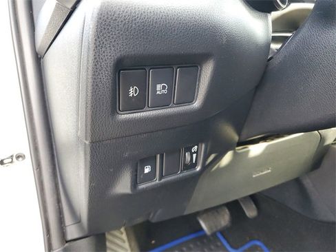 Used 2018 Toyota C-HR XLE image 18