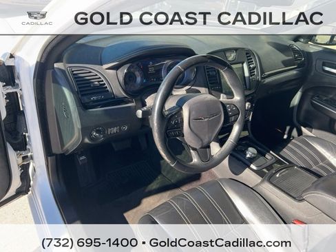 Used 2018 Chrysler 300 S image 13