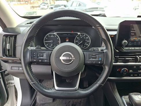 Certified 2023 Nissan Pathfinder SV w/ Black Appearance Package image 22