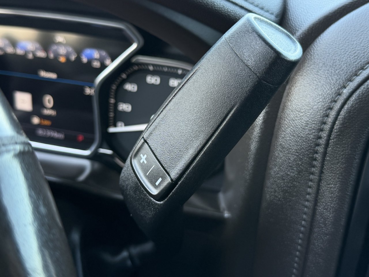 Used 2020 GMC Sierra 1500 Denali w/ Technology Package RWD image 18