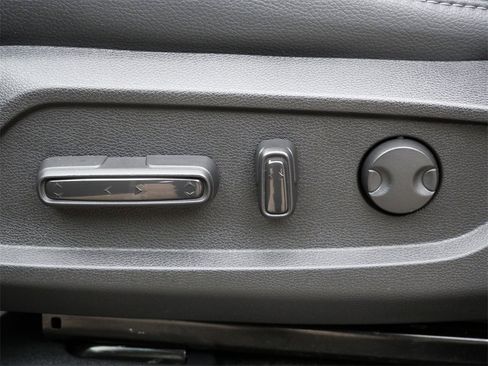 Used 2024 Honda Pilot Touring image 17