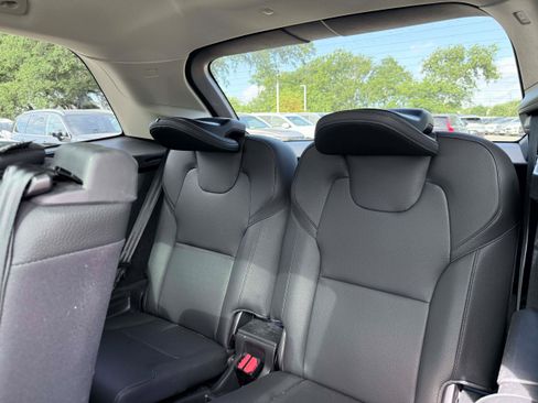 Certified 2023 Volvo XC90 T8 Plus AWD/4WD image 19