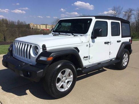 Used 2021 Jeep Wrangler Unlimited Sport AWD/4WD image 3