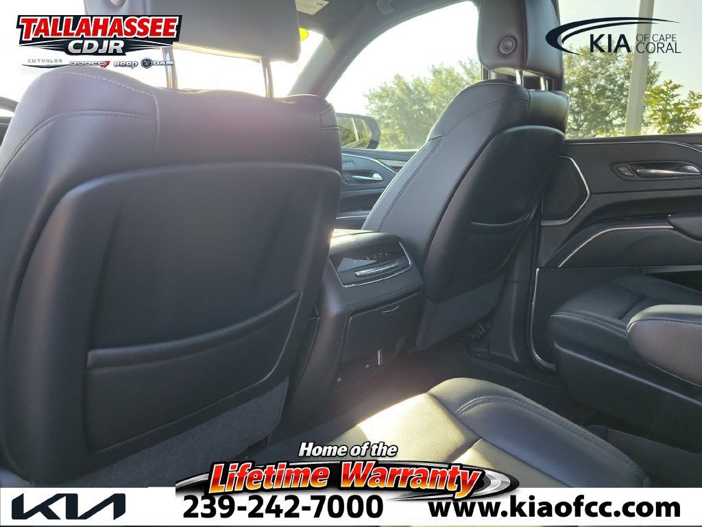Used 2021 Cadillac Escalade Luxury RWD image 19