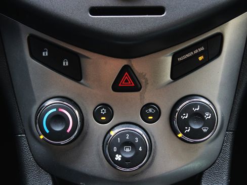 Used 2012 Chevrolet Sonic LT image 20