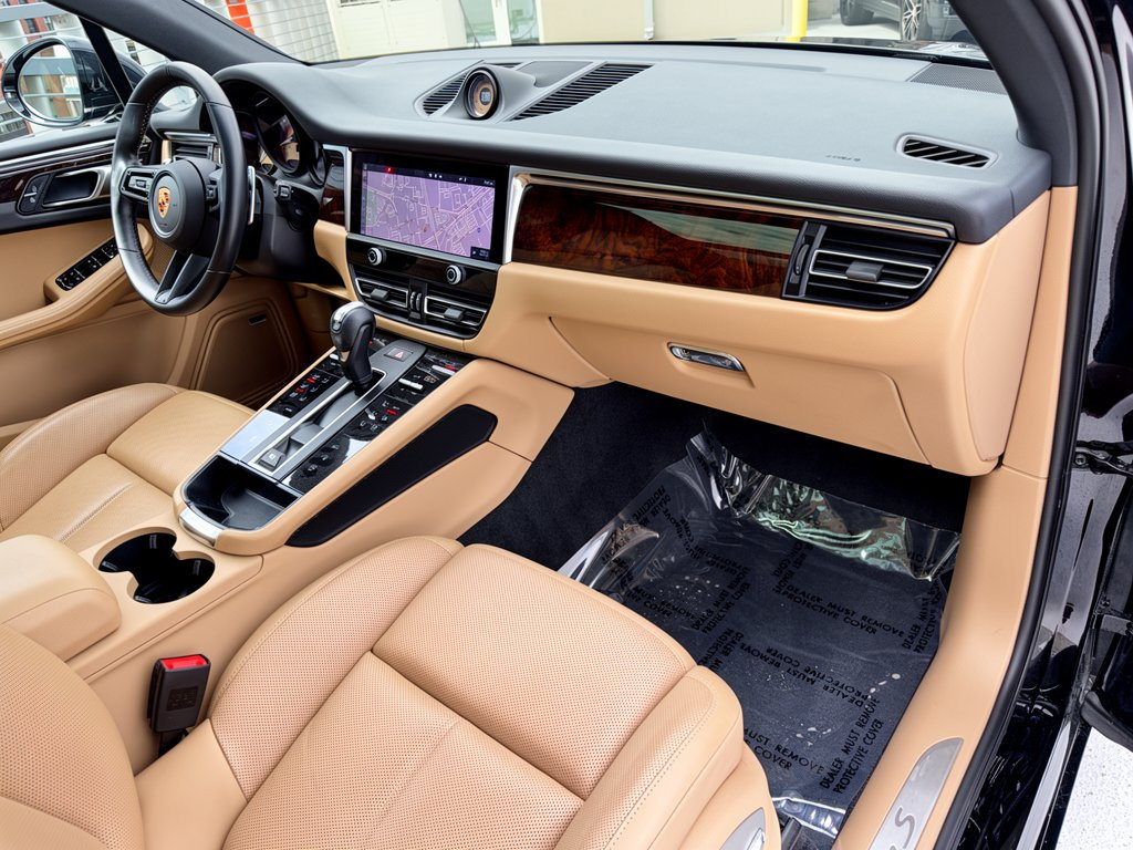 Certified 2023 Porsche Macan S AWD/4WD image 31