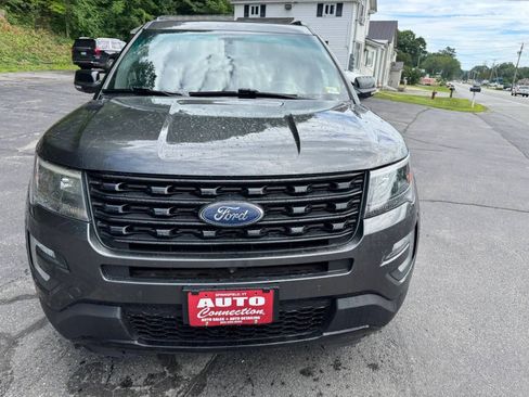 Used 2017 Ford Explorer Sport w/ Equipment Group 401A AWD/4WD image 2