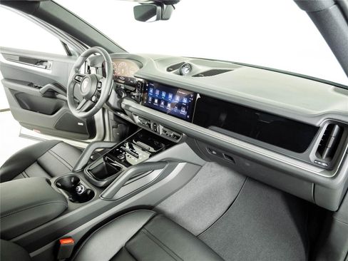 New 2026 Porsche Cayenne Coupe AWD/4WD image 25