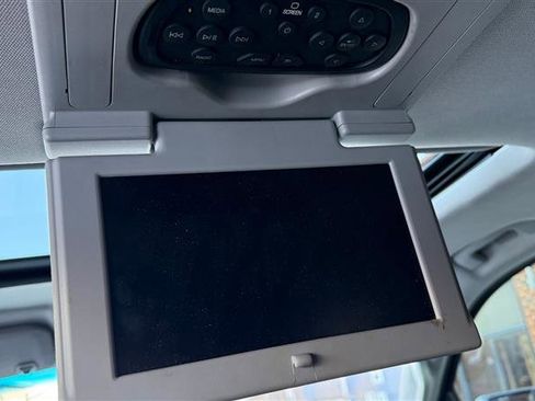 Used 2015 GMC Yukon XL Denali w/ Premium Package image 28