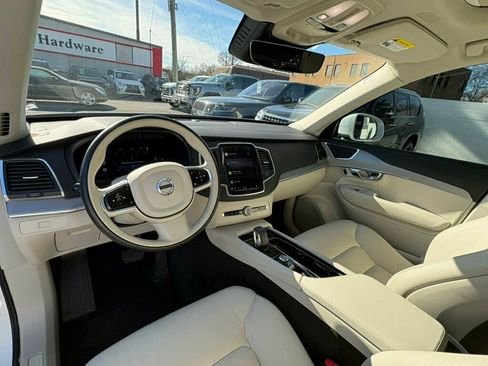 Used 2024 Volvo XC90 B5 Core w/ Protection Package Premier image 11