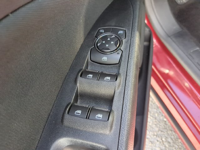 Used 2019 Ford Fusion SE FWD image 20