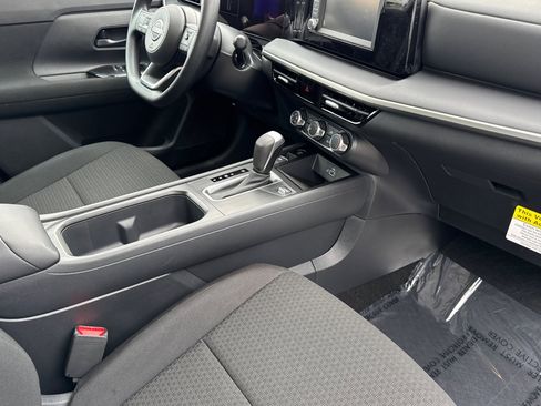 New 2025 Nissan Kicks S image 18