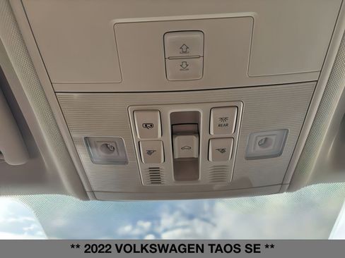Used 2022 Volkswagen Taos SE w/ Panoramic Sunroof Package image 27
