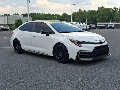 Certified 2022 Toyota Corolla XSE FWD image 3