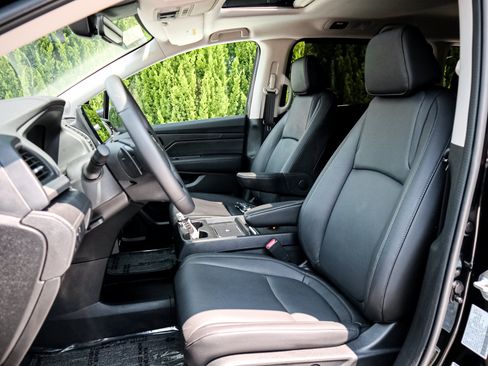 Certified 2026 Honda Odyssey EX-L image 17