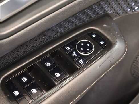 Certified 2023 Nissan Ariya FWD image 11