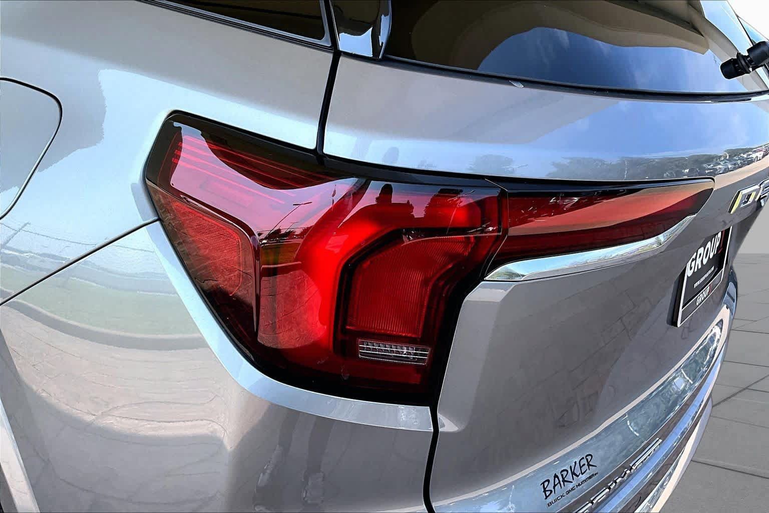 Used 2026 GMC Terrain Denali AWD/4WD image 27
