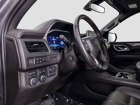 Used 2022 Chevrolet Suburban RST w/ Luxury Package AWD/4WD image 11