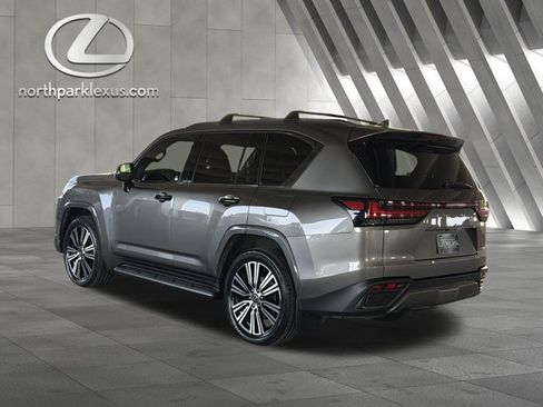 Used 2024 Lexus LX 600 4WD w/ Appearance Package image 2