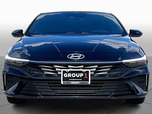 Certified 2025 Hyundai Elantra Sport image 8