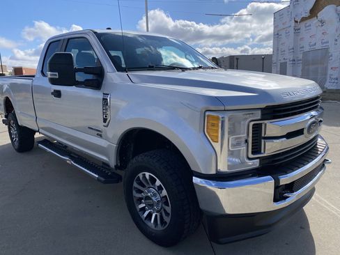 Used 2019 Ford F250 XL w/ STX Appearance Package image 5